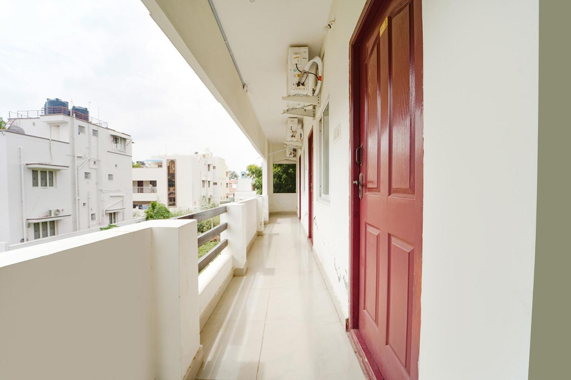 Fabexpress Clover Castle - Nr Coimbatore International Airport Экстерьер фото