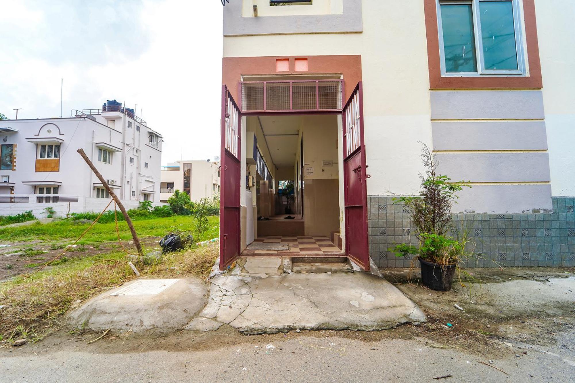 Fabexpress Clover Castle - Nr Coimbatore International Airport Экстерьер фото